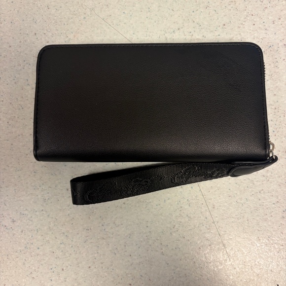 Women’s Ed Hardy Wallet - Picture 2 of 3